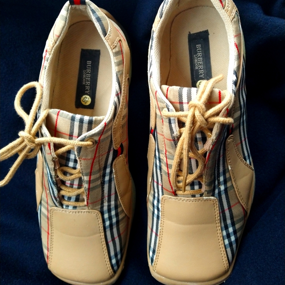 Women's Burberry 8.5 casual tennis shoes